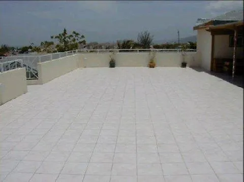 Christar Villas Hotel Kingston