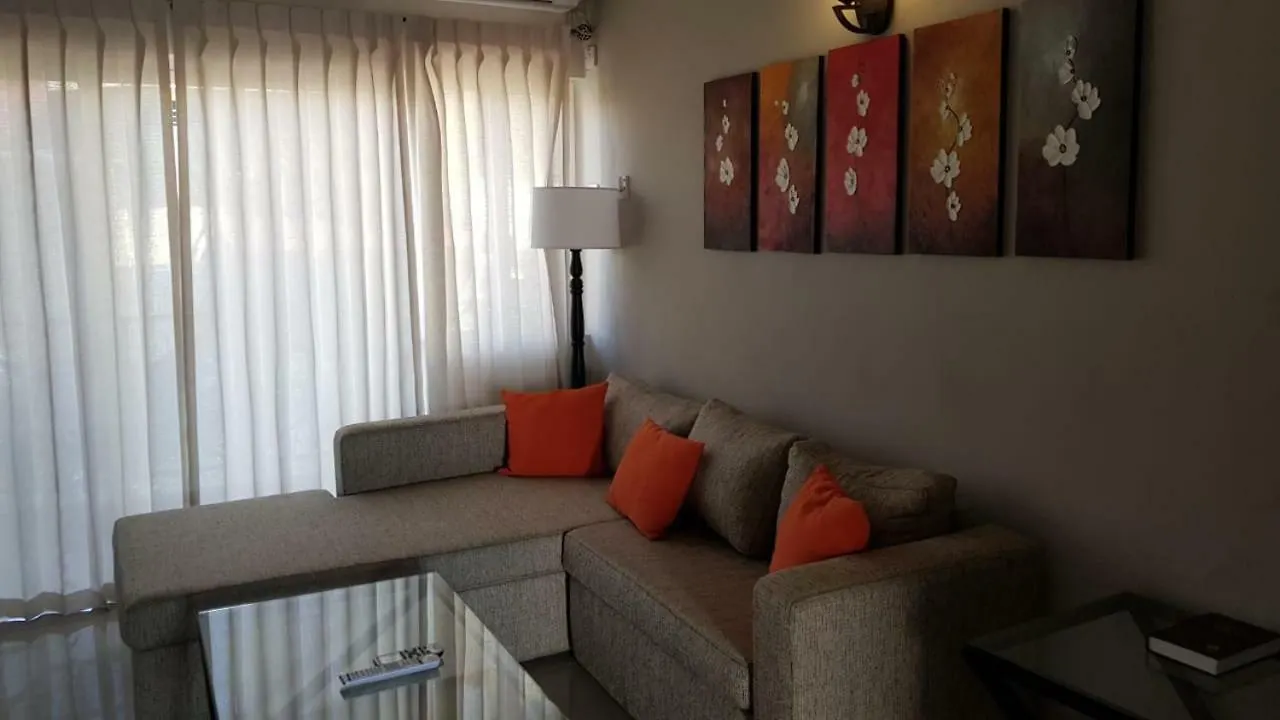 Christar Villas Hotel Kingston 3*,